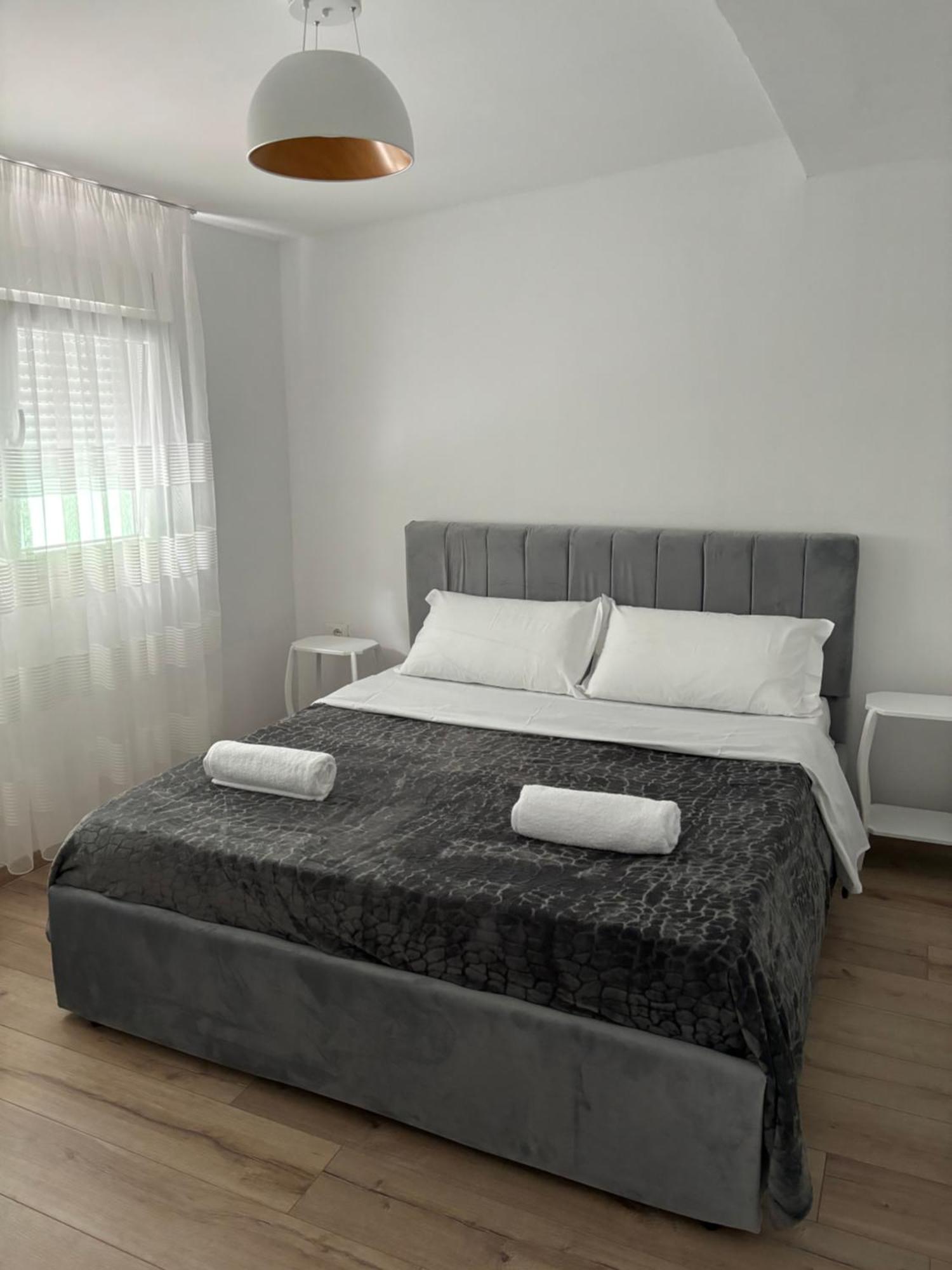 Vacation Studio By Andrea ติรานา ภายนอก รูปภาพ